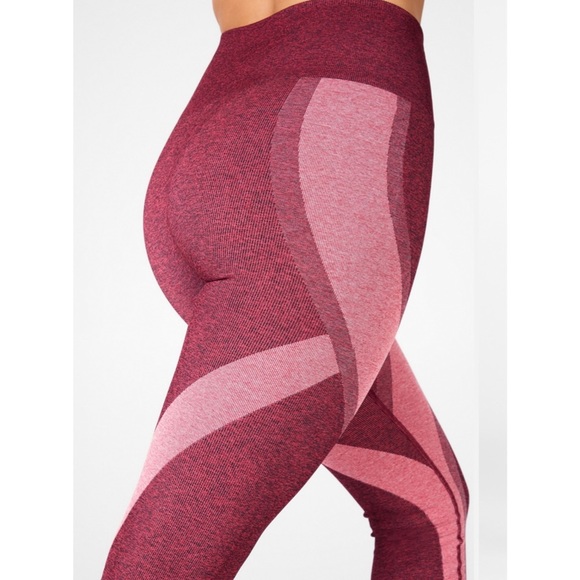 Fabletics High Waisted Seamless Swift Leggings NWT - Picture 2 of 3